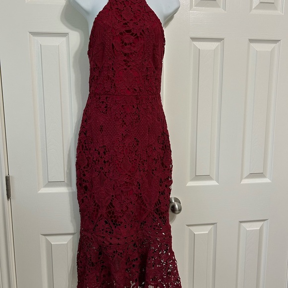 TWO SISTERS Red Elegant, High Neck Sleeveless Lace Dress ￼ - Picture 8 of 11
